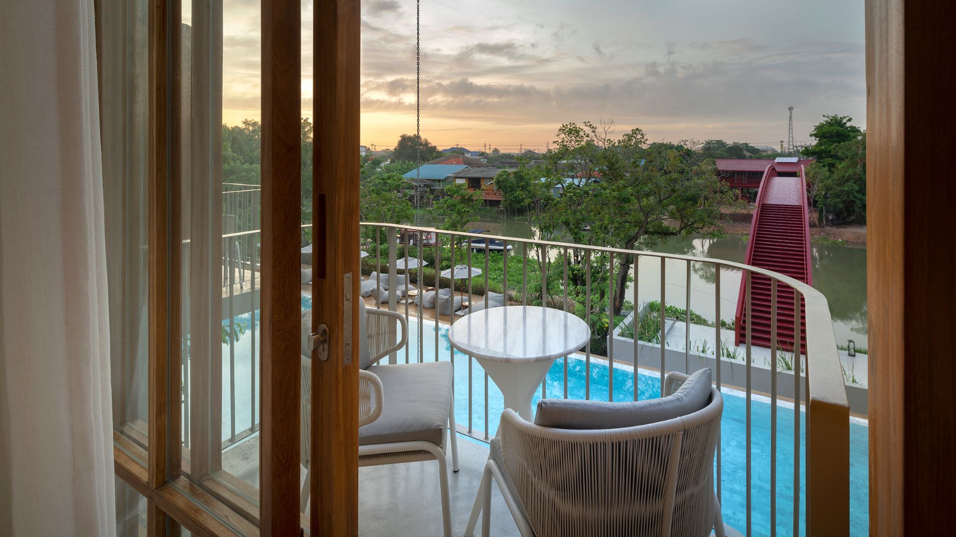 sbi balcony 3
